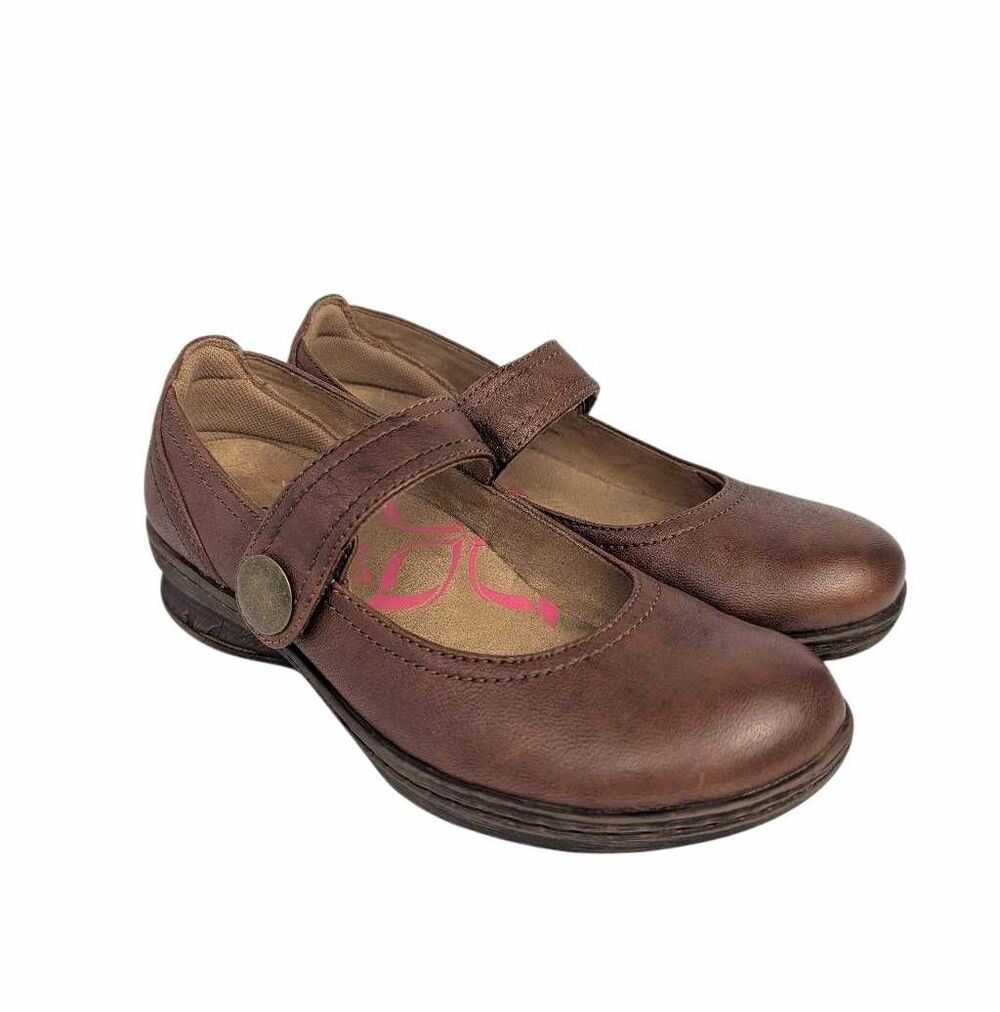 Comfortiva Align Brown leather Mary Jane flats comfort womens 7.5